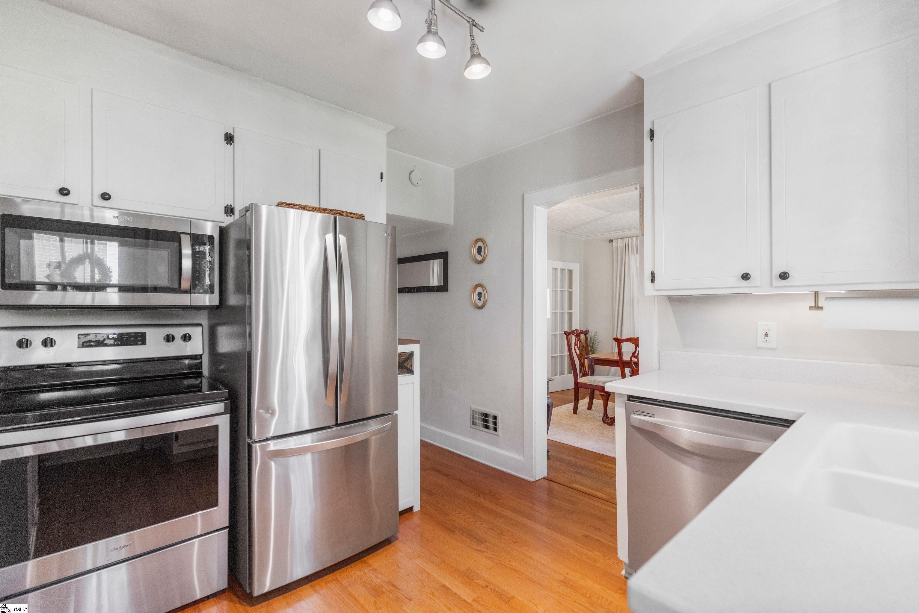 105 East Faris Road Greenville, SC 29605 - Photo 8 of 31 Gallery Image 8
