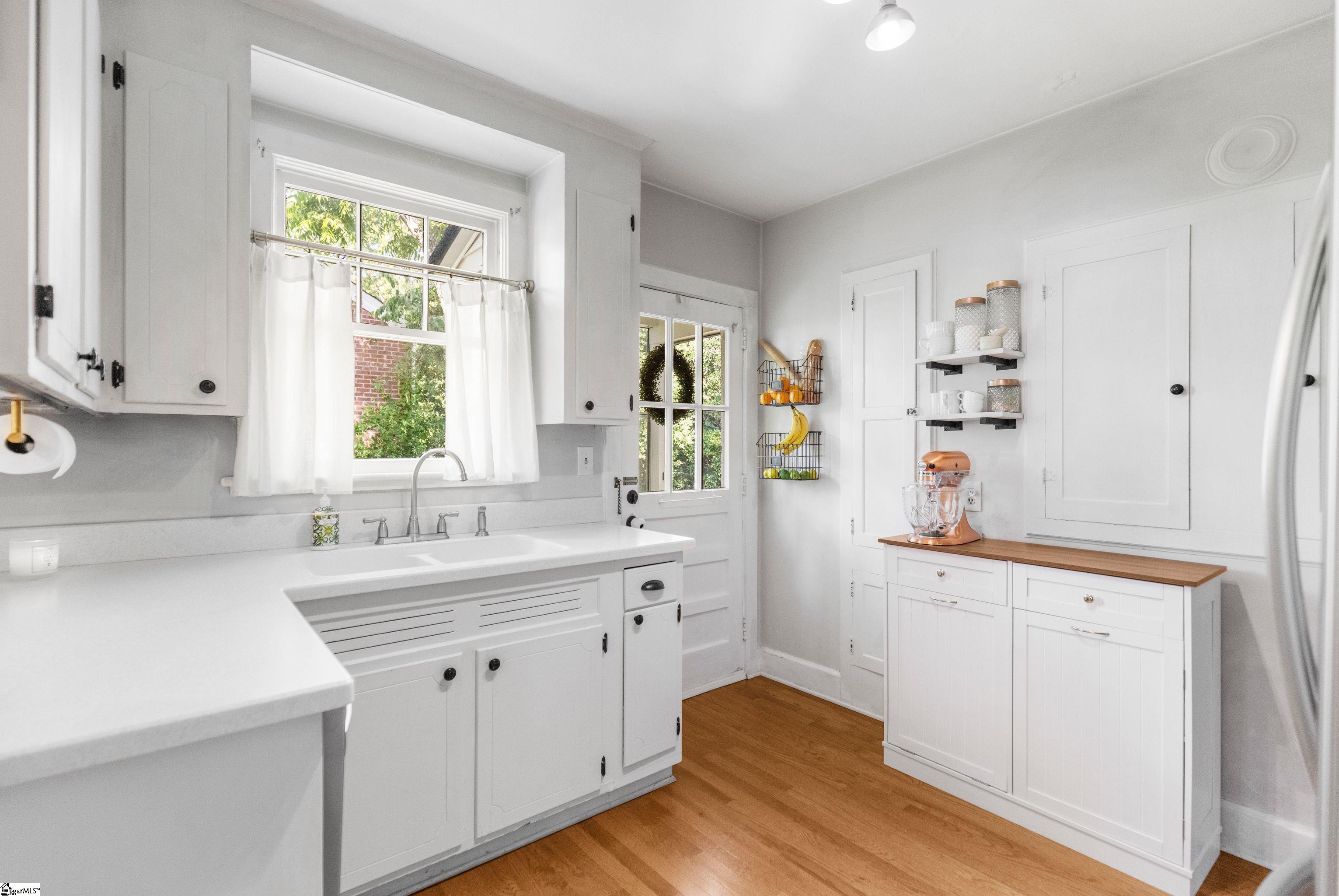 105 East Faris Road Greenville, SC 29605 - Photo 10 of 31 Gallery Image 10