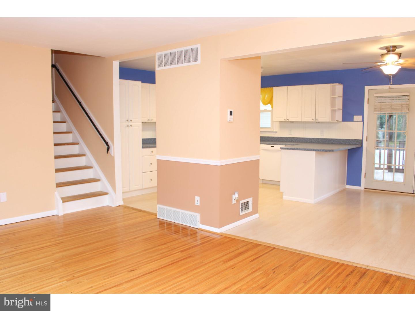 403 Pomona Road Cinnaminson, NJ 08077 - Photo 3 of 25 Gallery Image 3
