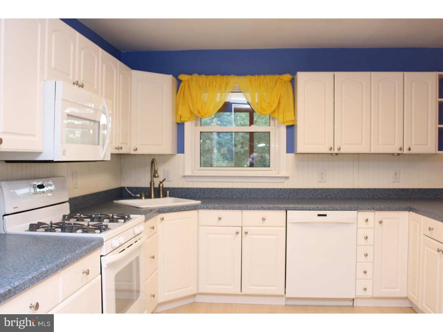 403 Pomona Road Cinnaminson, NJ 08077 - Photo 5 of 25 Gallery Image 5