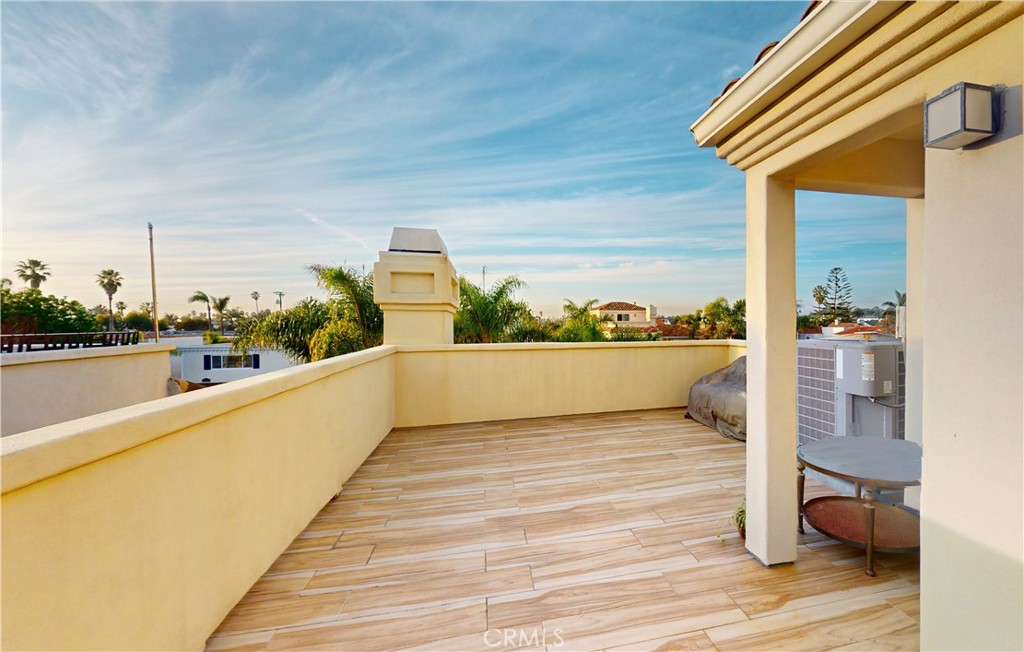 320 15th Street Huntington Beach, CA 92648 - Photo 40 of 49 a view of a balcony with city view