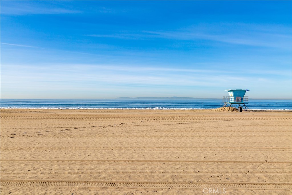 320 15th Street Huntington Beach, CA 92648 - Photo 45 of 49 a view of an ocean