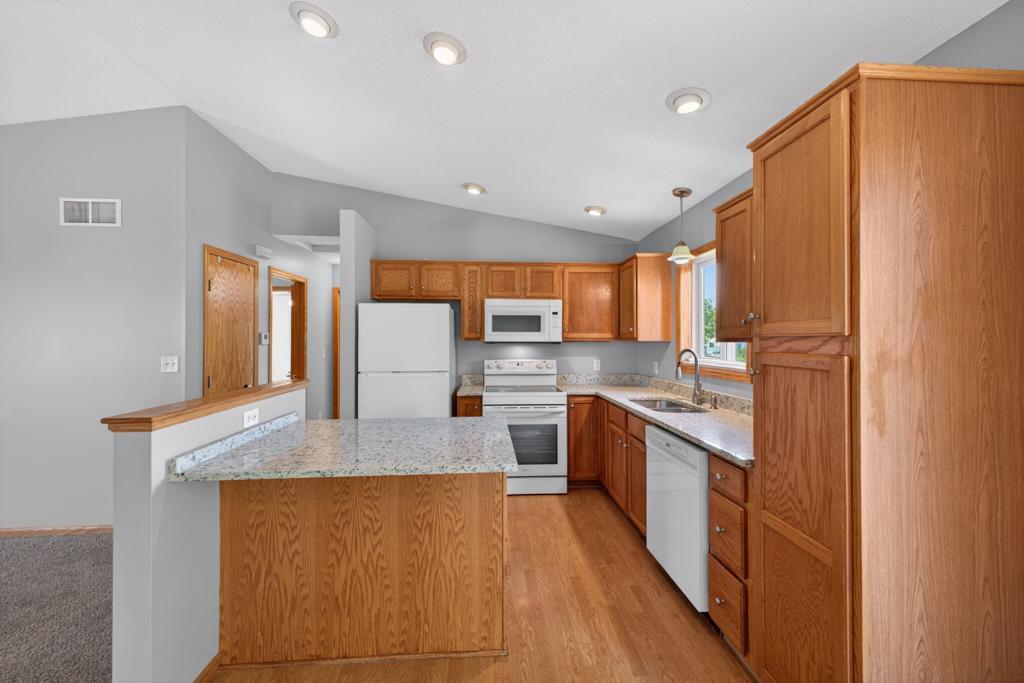5920 Belfry Lane Northwest Rochester, MN 55901 - Photo 7 of 23