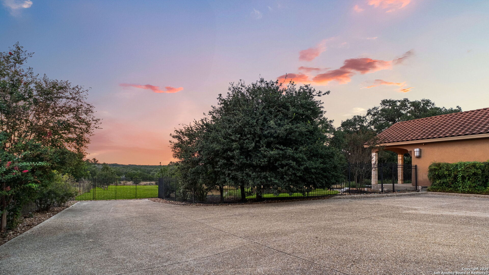 7607 Sky Loop Garden Ridge, TX 78266 - Photo 37 of 49