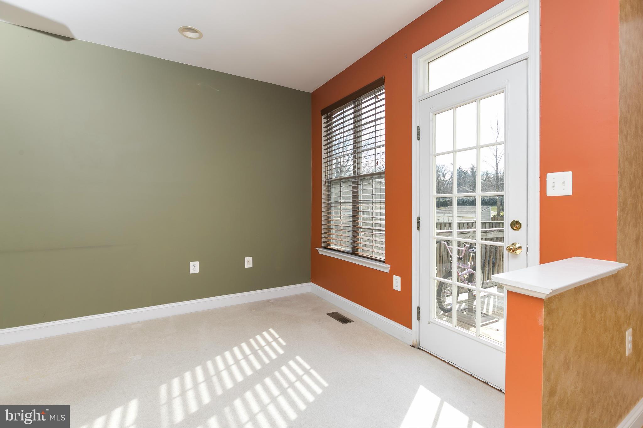 405 Yorkshire Ridge Court Purcellville, VA 20132 - Photo 11 of 28 Family Room