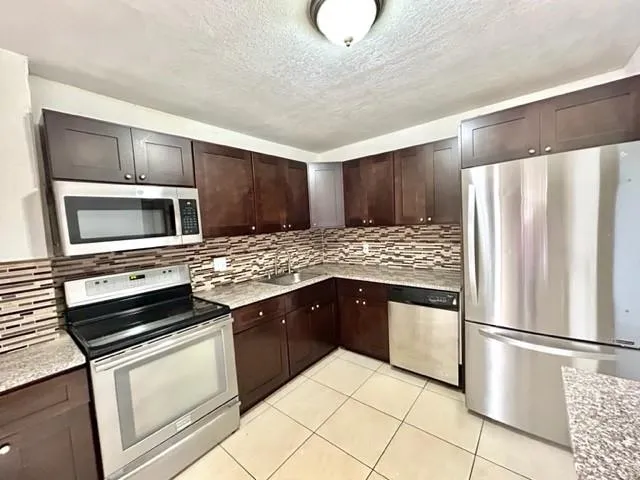 $129,900 | 6101 North Falls Cir Drive, Unit 402, Lauderhill, FL 33319