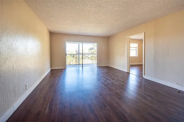 $129,900 | 6101 North Falls Cir Drive, Unit 402, Lauderhill, FL 33319