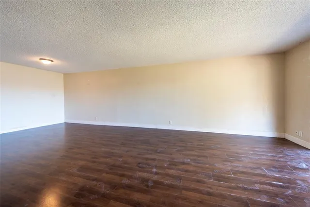 $129,900 | 6101 North Falls Cir Drive, Unit 402, Lauderhill, FL 33319