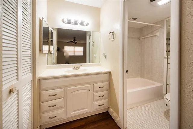 $129,900 | 6101 North Falls Cir Drive, Unit 402, Lauderhill, FL 33319