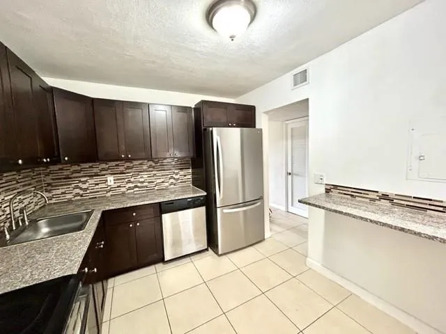 $129,900 | 6101 North Falls Cir Drive, Unit 402, Lauderhill, FL 33319