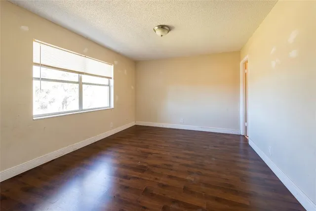 $129,900 | 6101 North Falls Cir Drive, Unit 402, Lauderhill, FL 33319