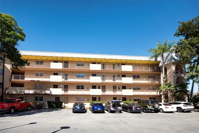 $129,900 | 6101 North Falls Cir Drive, Unit 402, Lauderhill, FL 33319