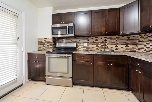 $129,900 | 6101 North Falls Cir Drive, Unit 402, Lauderhill, FL 33319