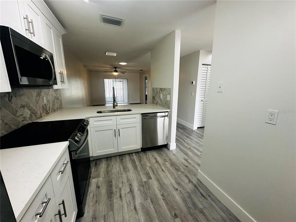 3005 Wainwright Court New Port Richey, FL 34655 - Photo 3 of 14