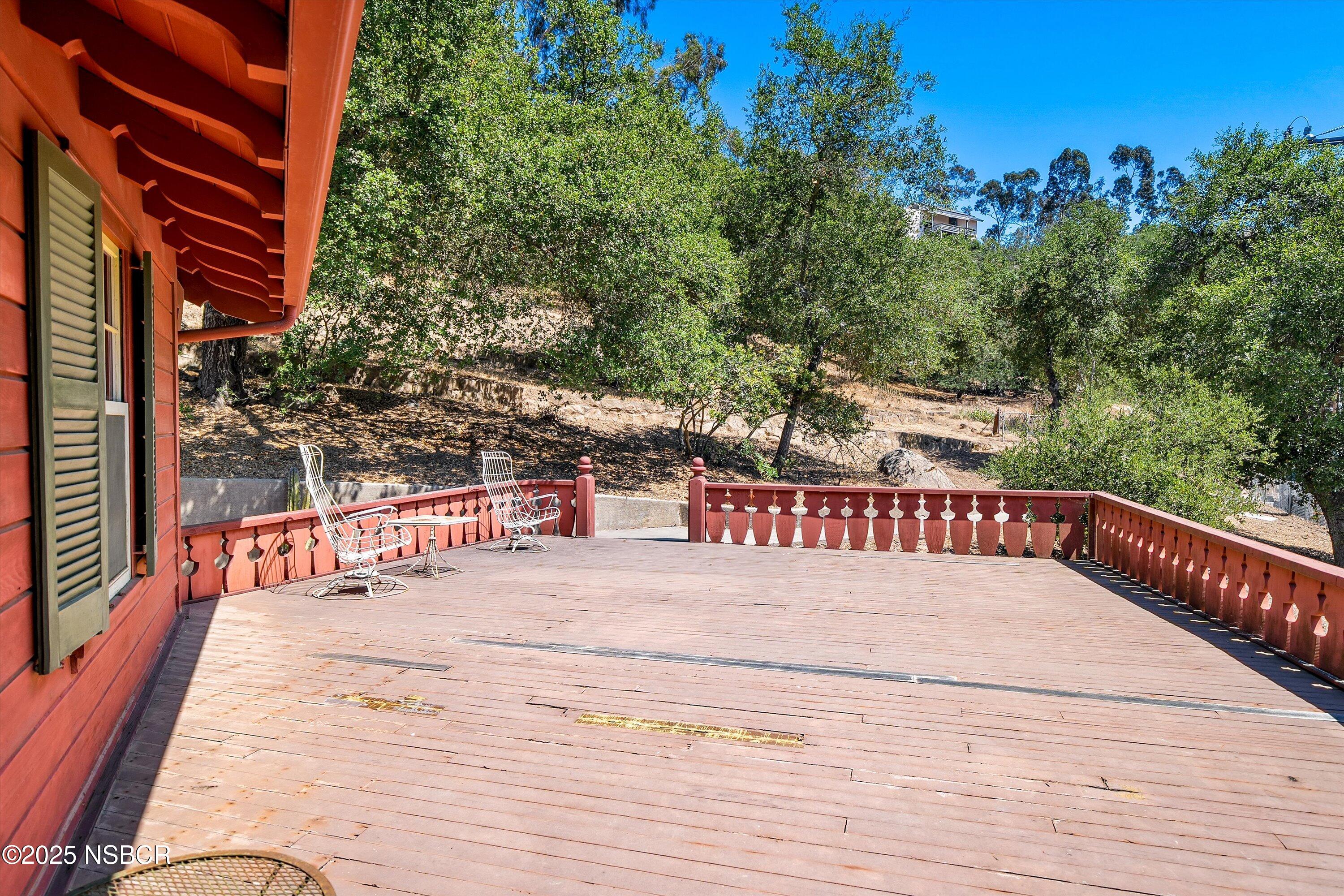 1060 Tremonto Road Santa Barbara, CA 93103 - Photo 40 of 58 Front Deck