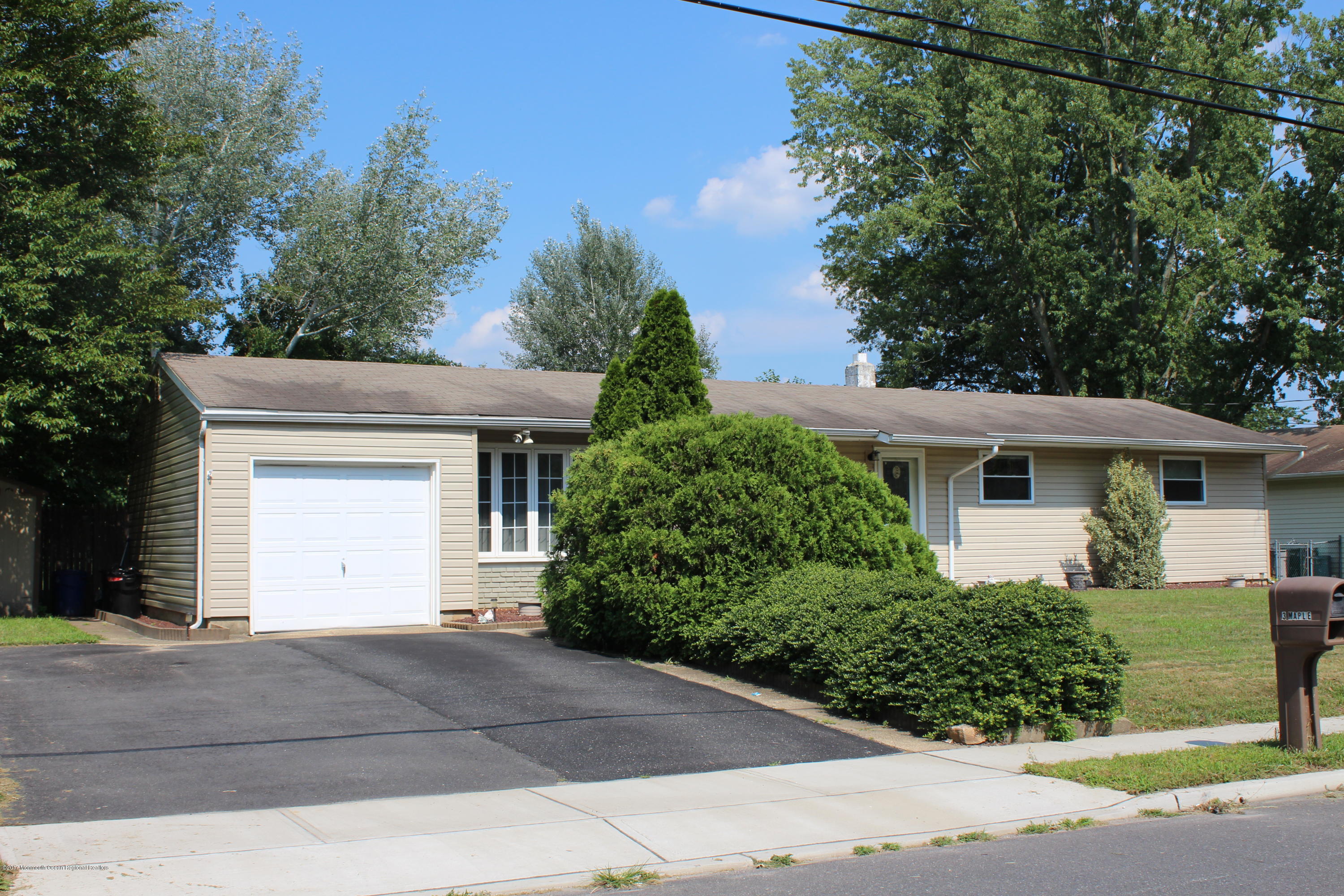 3 Maple Lane Howell, NJ 07731 - Photo 3 of 29 IMG_7162
