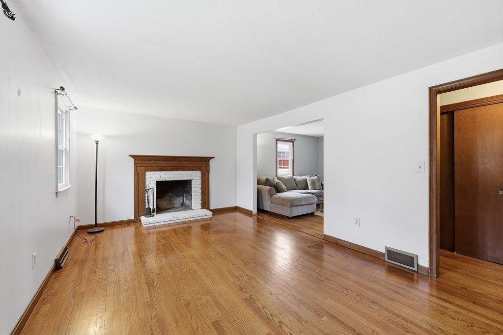 123 Peekskill Avenue Springfield, MA 01129 - Photo 13 of 38