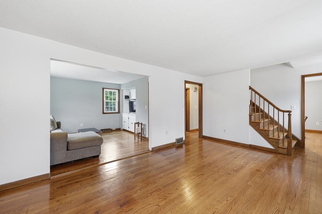 123 Peekskill Avenue Springfield, MA 01129 - Photo 16 of 38