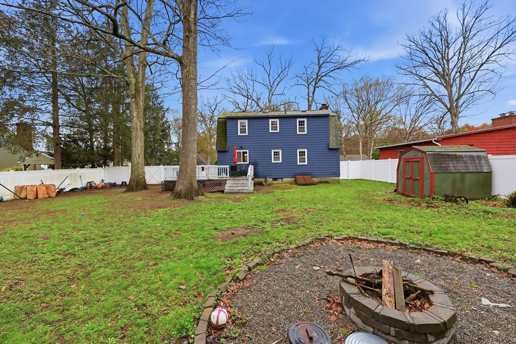 123 Peekskill Avenue Springfield, MA 01129 - Photo 35 of 38