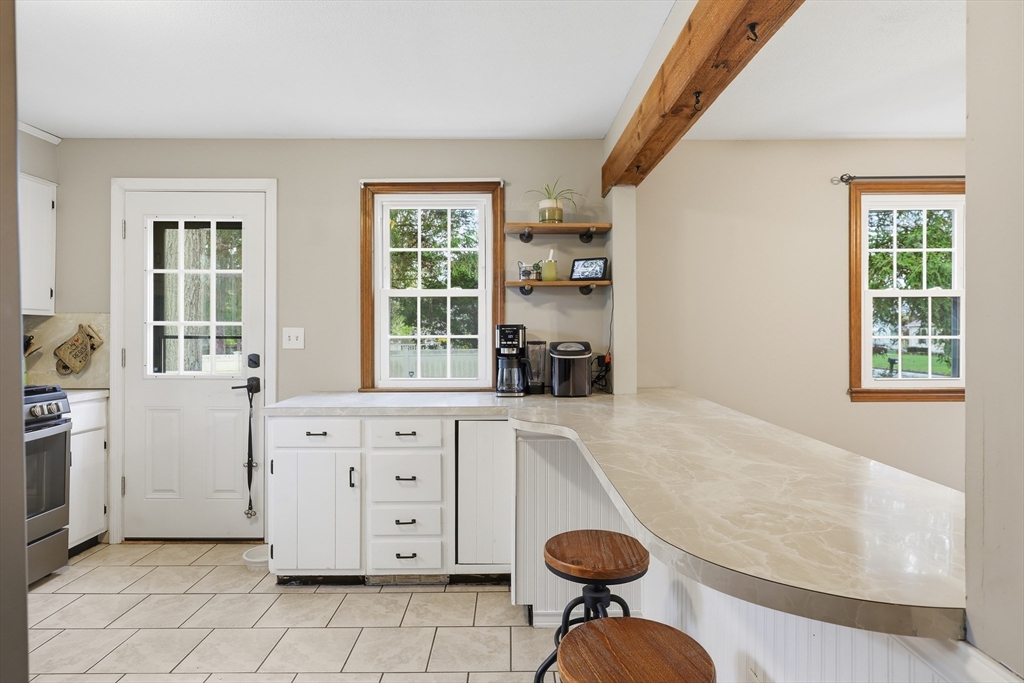 123 Peekskill Avenue Springfield, MA 01129 - Photo 6 of 38