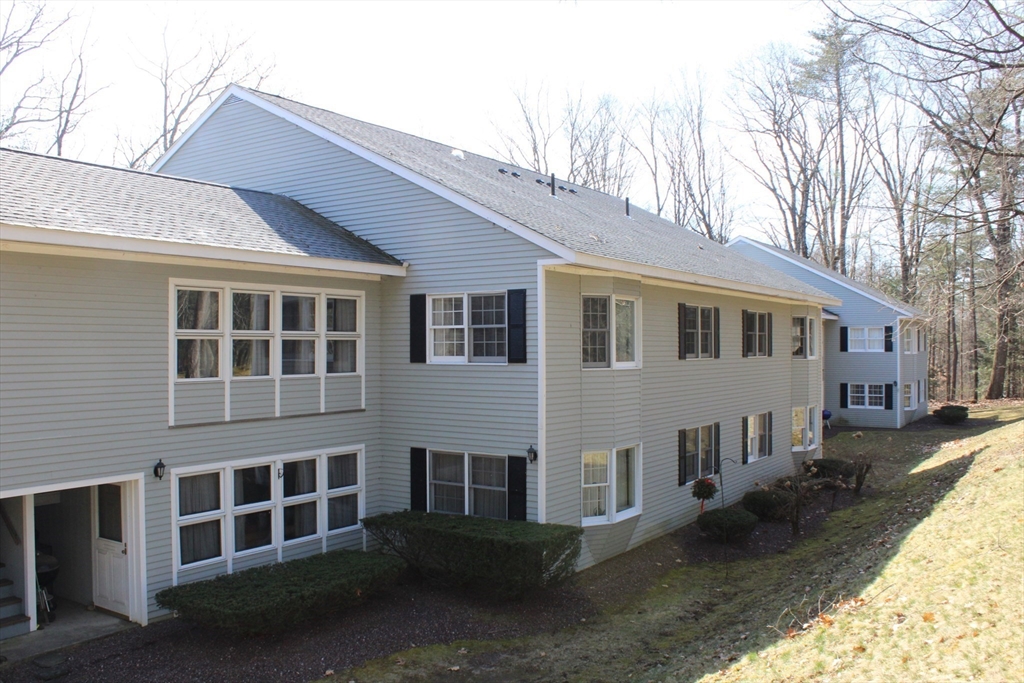 102 Country Road, Unit 102 Greenfield, MA 01301 - Photo 3 of 26 Gallery Image 3