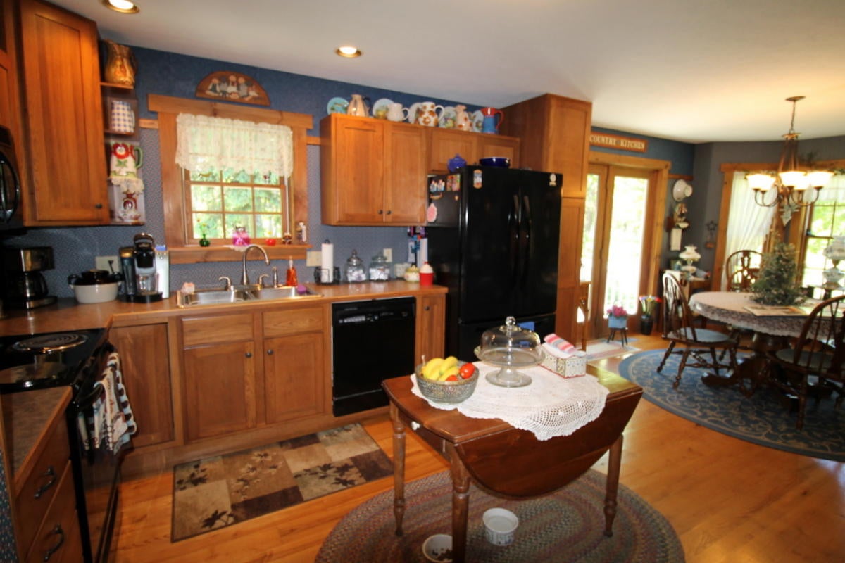 9203 Parke Road Alanson, MI 49706 - Photo 9 of 36 Gallery Image 9