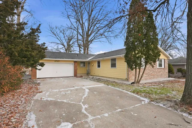 $229,900 | 2727 East Maple Grove Avenue, Fort Wayne, IN 46806