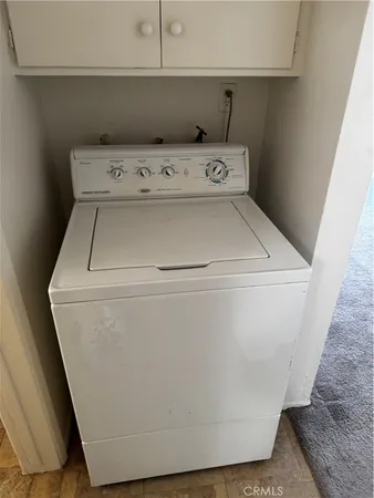 a close up view of washer and dryer