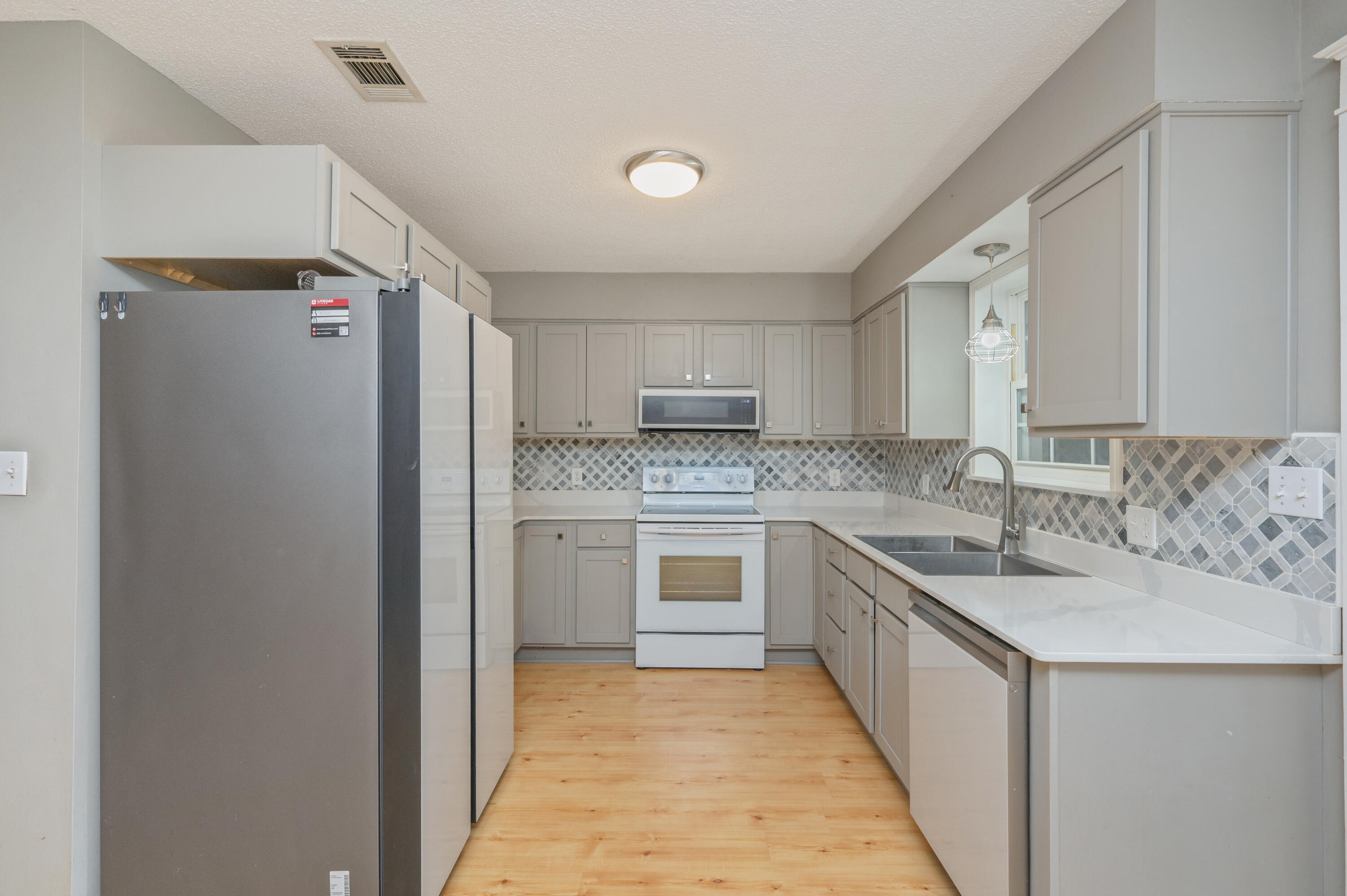 516 Stillwell Boulevard Crestview, FL 32539 - Photo 8 of 32 10-print-516-stillwell-blvd