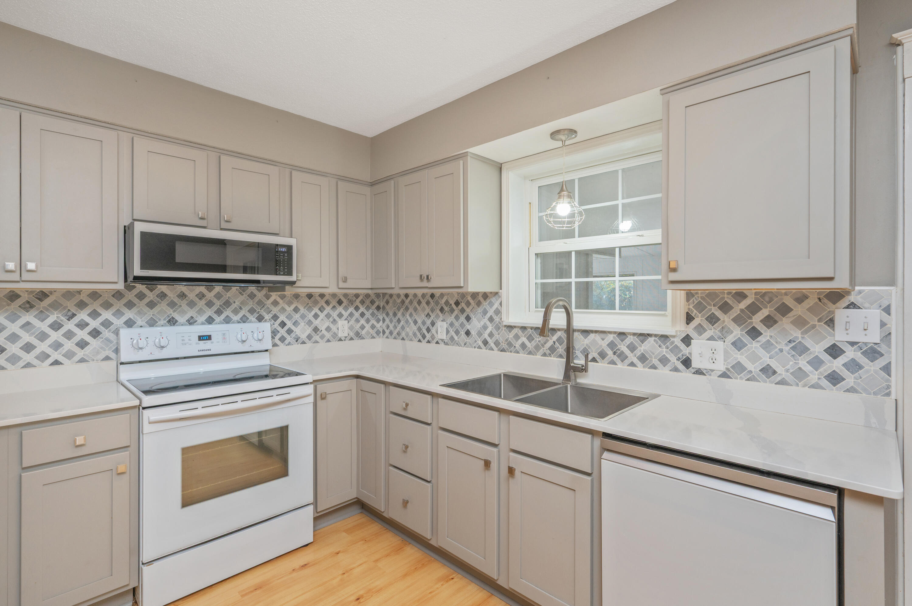 516 Stillwell Boulevard Crestview, FL 32539 - Photo 10 of 32 12-print-516-stillwell-blvd