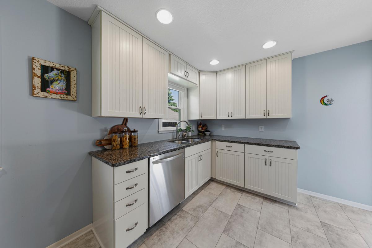 1512 10th Avenue Northeast Rochester, MN 55906 - Photo 11 of 31