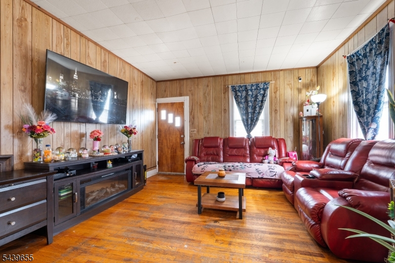 110 Berry Street Dover, NJ 07801 - Photo 24 of 44