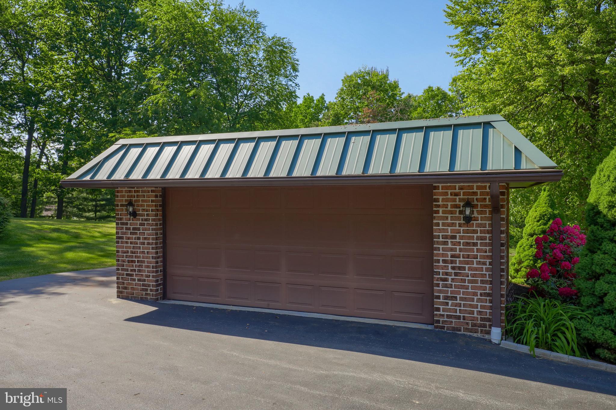 17 Harry Avenue Reading, PA 19607 - Photo 4 of 53 Detached Garage