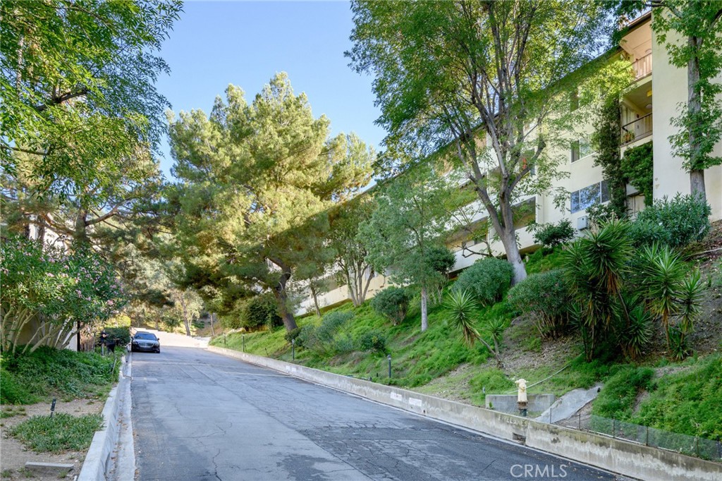 1935 Alpha Road, Unit 337 Glendale, CA 91208 - Photo 17 of 20