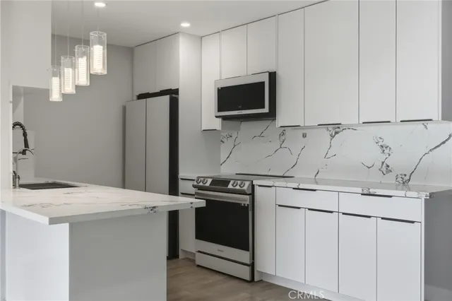 $500,000 | 1935 Alpha Road, Unit 337, Glendale, CA 91208