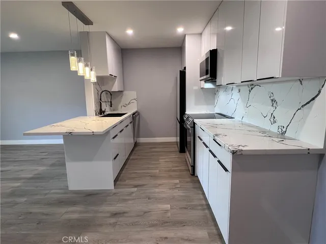 $500,000 | 1935 Alpha Road, Unit 337, Glendale, CA 91208