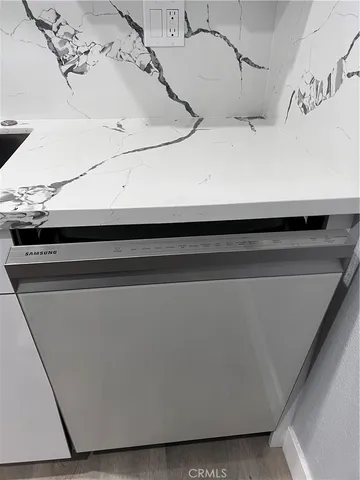 $500,000 | 1935 Alpha Road, Unit 337, Glendale, CA 91208