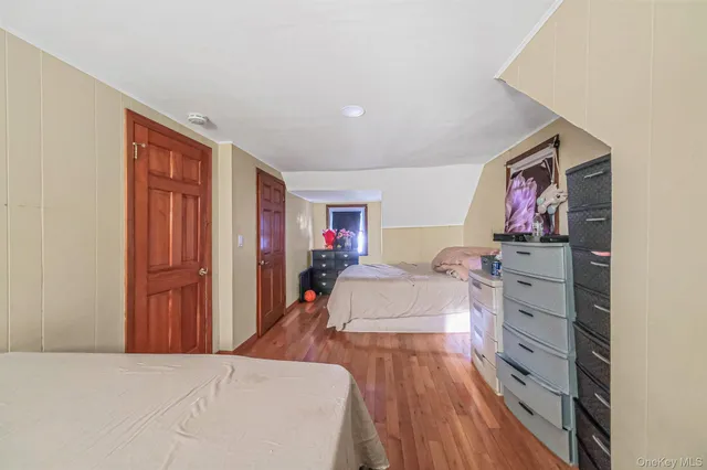 $660,000 | 21 Valleywood Drive, Huntington Station, NY 11746