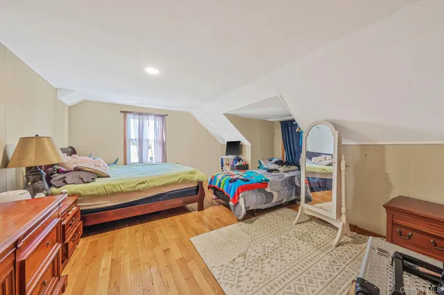 $660,000 | 21 Valleywood Drive, Huntington Station, NY 11746