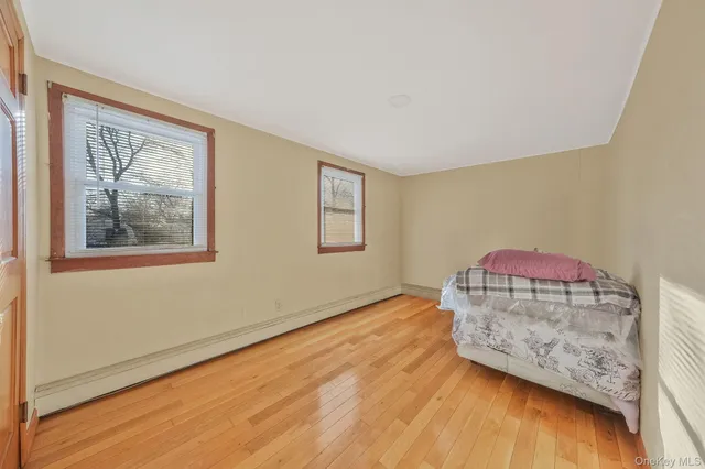 $660,000 | 21 Valleywood Drive, Huntington Station, NY 11746