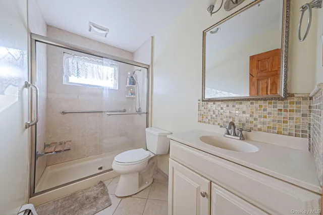 $660,000 | 21 Valleywood Drive, Huntington Station, NY 11746