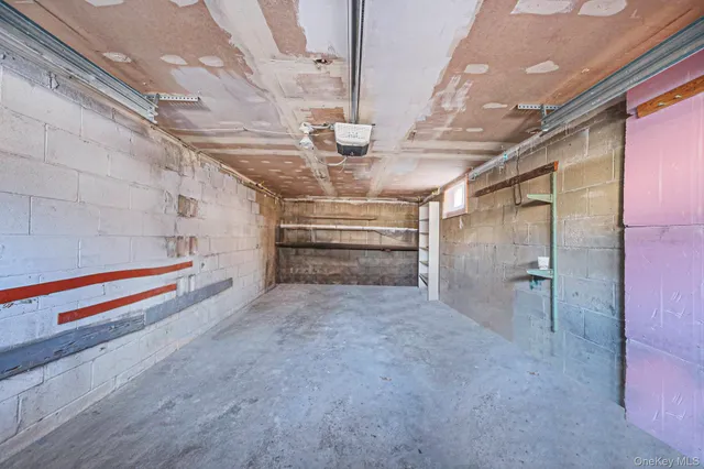 $660,000 | 21 Valleywood Drive, Huntington Station, NY 11746