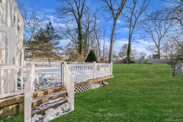 $660,000 | 21 Valleywood Drive, Huntington Station, NY 11746