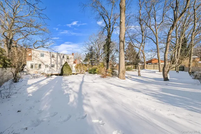 $660,000 | 21 Valleywood Drive, Huntington Station, NY 11746