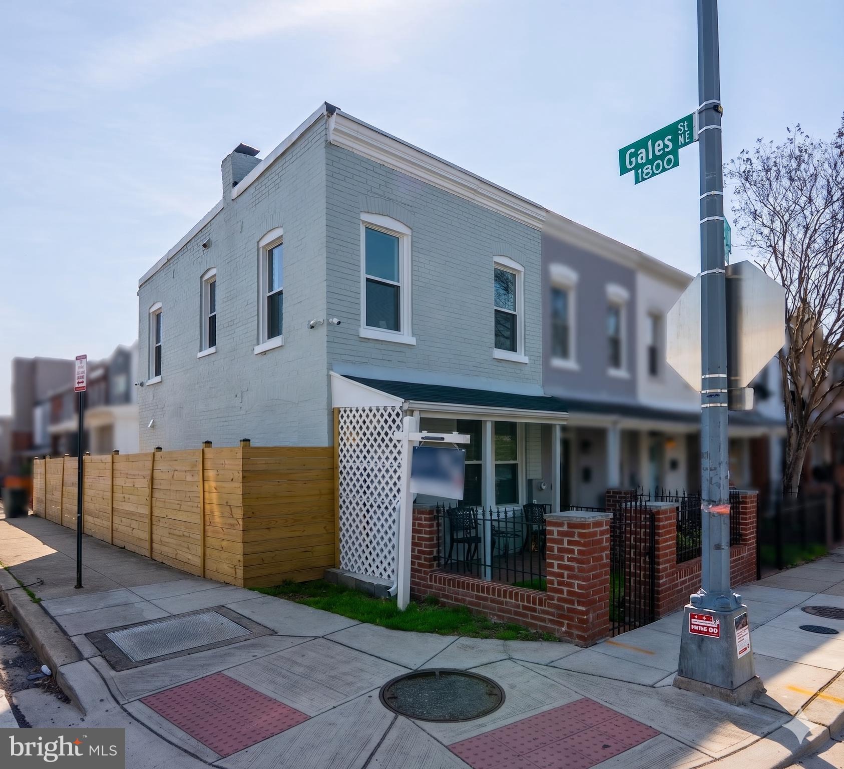 633 18th Street Northeast Washington, DC 20002 - Photo 2 of 31
