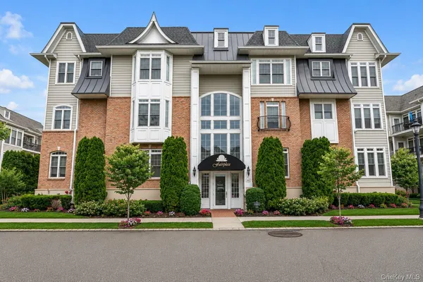 $879,000 | 104 Shady Lane, Westbury, NY 11590