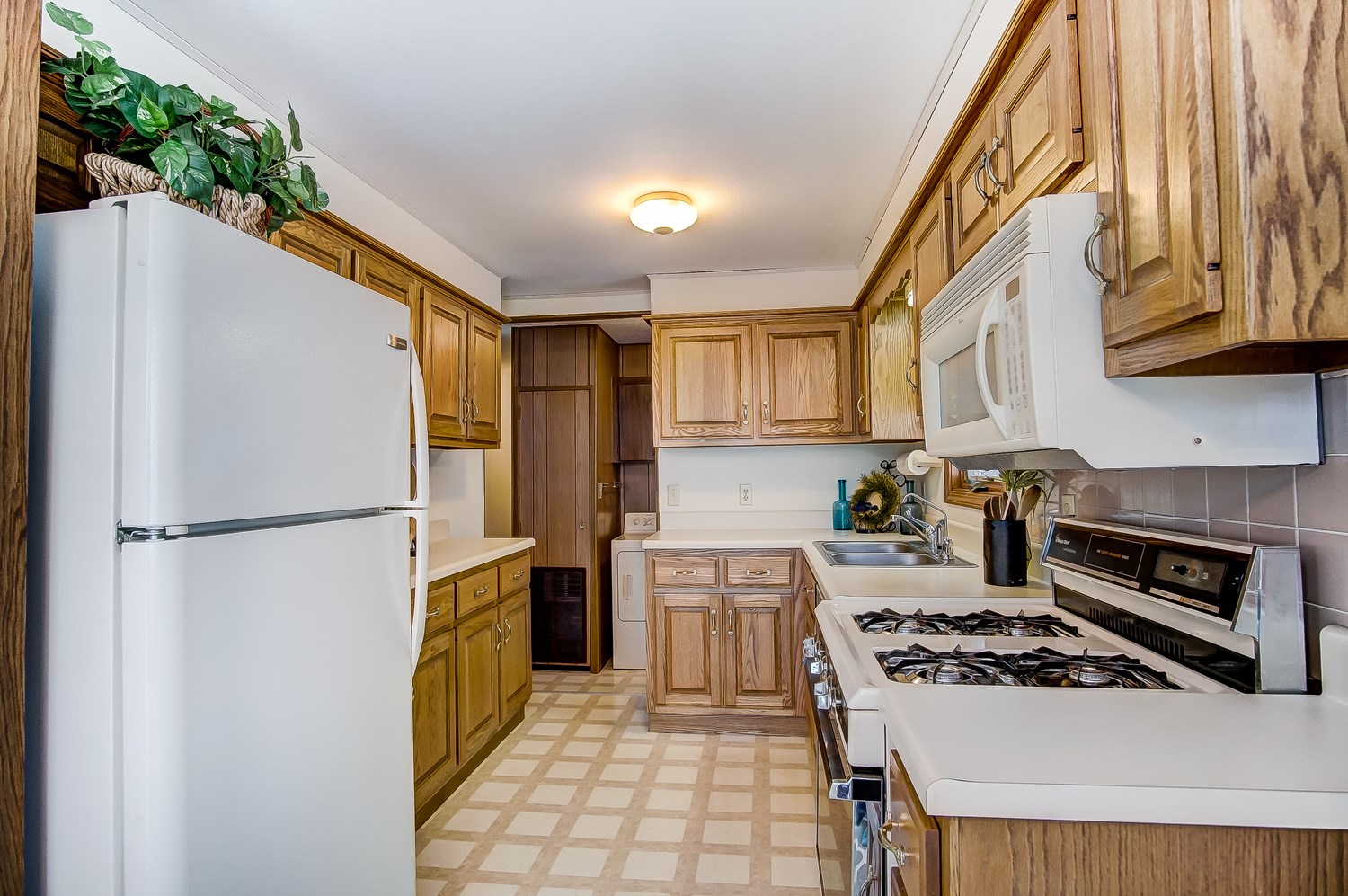 3855 West Shady Side Road Angola, IN 46703 - Photo 9 of 26 Gallery Image 9