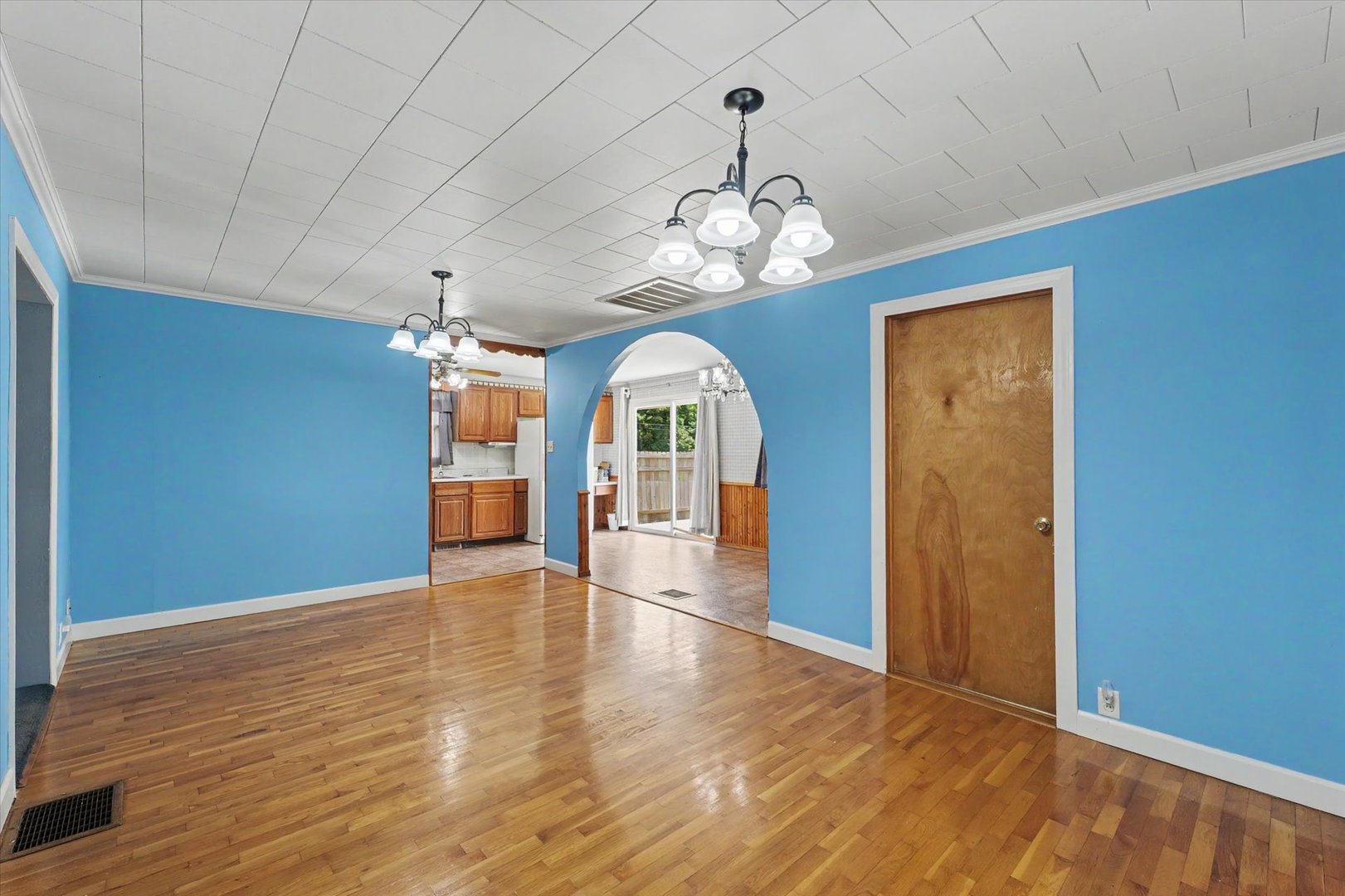305 1st Street Tolono, IL 61880 - Photo 10 of 29