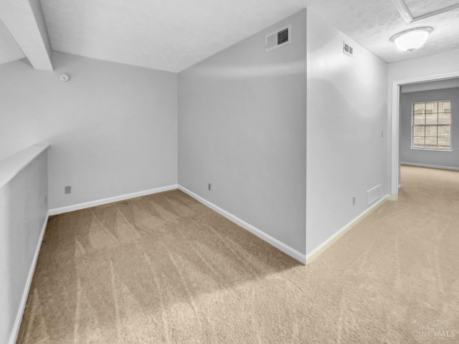 10555 Montgomery Road, Unit 54 Cincinnati, OH 45242 - Photo 14 of 19