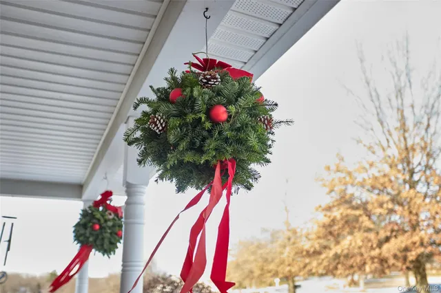 a view of a entryway